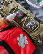 Lade das Bild in den Galerie-Viewer, K9 Stripes Print