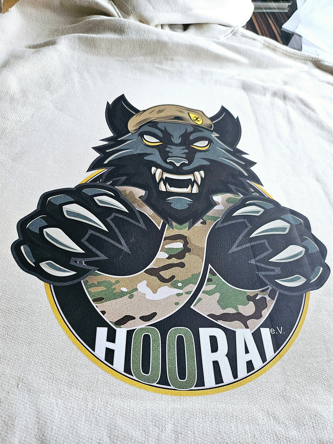 Hoorai Hoodies / T-Shirts