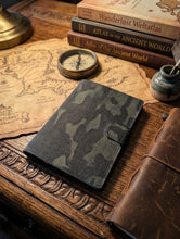 Lade das Bild in den Galerie-Viewer, Reisepass Hülle / Passport holder
